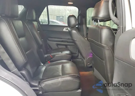 2015 Ford Explorer Sport z USA, uszkodzony, nr VIN 1FM5K8GT6FGC14968